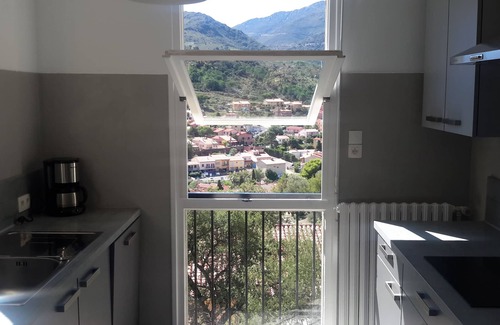 Collioure House | Independent apartment in villa, 800 m from beaches, terrace with view, swimming pool