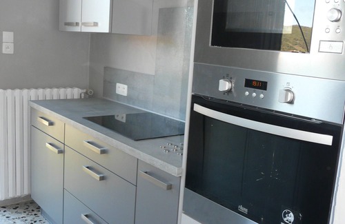 Collioure House | Independent apartment in villa, 800 m from beaches, terrace with view, swimming pool