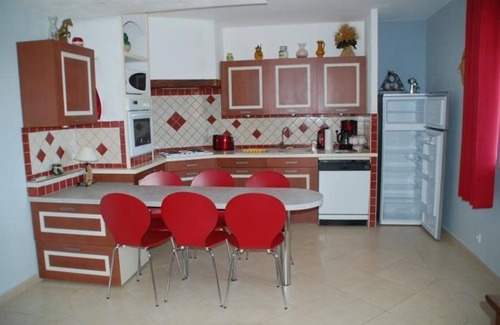 Callas Villa | Independent apartment in house with pool