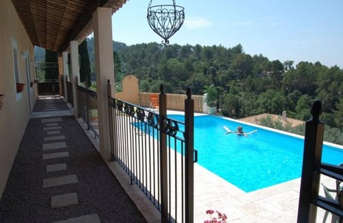 Callas Villa | Independent apartment in house with pool