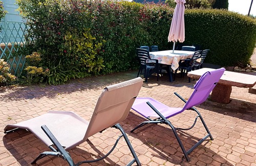 Perros-Guirec Cottage | Independent gîte in the center of Perros ~ Beach on foot ~ enclosed garden