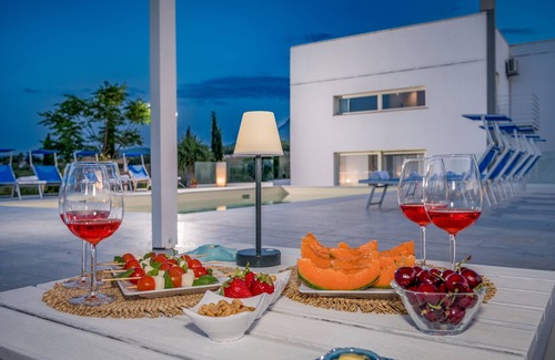 Alcamo Villa | Independent Villa Sikelia, 12/14 pax and pool