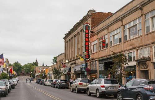 Ironwood Hotel | Indianhead Ironwood Hotel