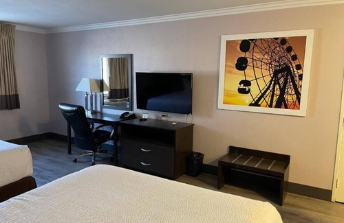 Indio Hotel | Indio is Incredible - Day Inn By Wyndham - 2 Queen Bed room for Coachella