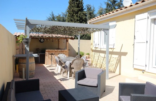 Portiragnes House | Individiuel House with private pool, 3 bedrooms, Wifi, near canal du midi in the village of.