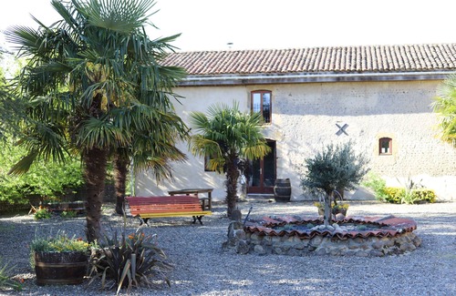 Heres House | Individual Rural Gite - Le Pigeonnier - beautiful shared pool
