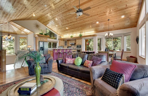 Country Club Estates Cabin | Indoor heated pool, spacious deck, seven rooms with beds, hot tub, and more!