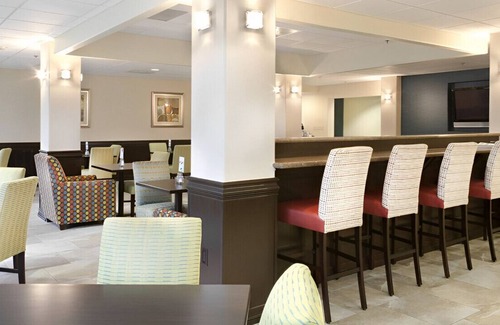 Brownsville House | Indulge in Luxury w/ This Serene Retreat!