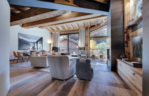 Val-d'Isere Ski Chalet | Indulge in Ultimate Alpine Luxury – 6-Bedroom Chalet with Pool & Mountain Views