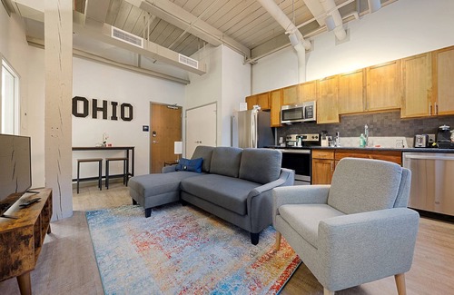 Cleveland Bed & Breakfast | Industrial 1BD loft in Downtown CLE!