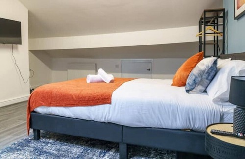 Bolton House | Industrial Lodge Bolton by Prime Stay