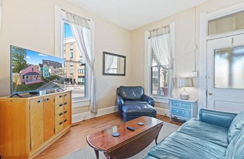 Babe Denny House | Indy Stadium Villa 702