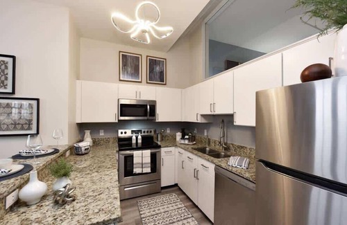 Downtown Indianapolis Apartment | IndyUrbanNest Sleeps8 Skywalk Convention Center Stadium