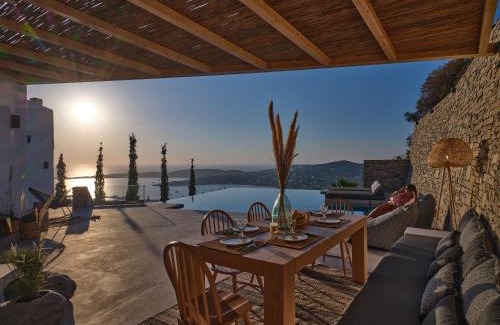 Paros House | Infinity sea view hillside villa with private pool