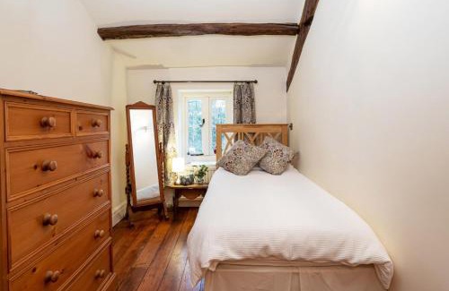 Ingleton House | Ingleton - 2 Bed Cottage - Sleeps 4 - Pet Friendly