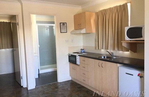 Soldiers Hill Hotel | Inland Oasis Motel