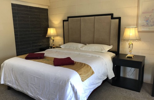 Soldiers Hill Hotel | Inland Oasis Motel