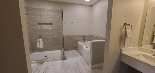 Wilmot Hotel | Inn at Amish Door