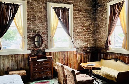 Treme Bed & Breakfast | Inn at the Old Jail