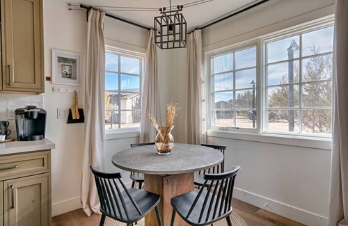 Williams Cabin | Inn History Grand Canyon Cabin 3