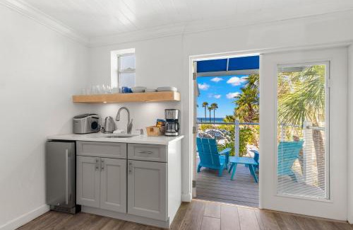 Pass-a-Grille Hotel | Inn on the Beach