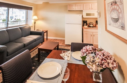 Falmouth Heights Apartment | InnSeason Resorts Captain's Quarters