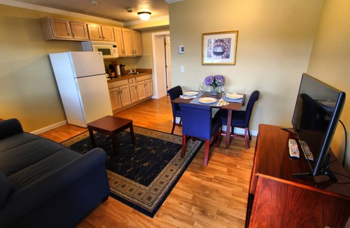 Falmouth Heights Apartment | InnSeason Resorts Captain's Quarters