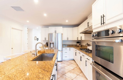 Fallbrook House | Inquire for August Discount at Country Paradise!