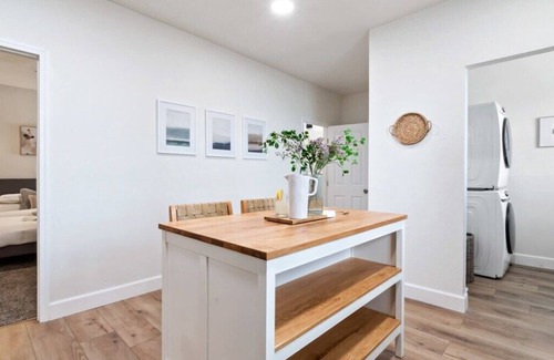 Downtown Sacramento House | Insta-Worthy Victorian 3 BR in DT Sacramento
