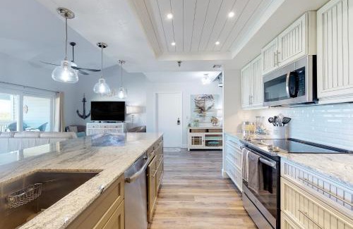 Indian Shores Apartment | Intercoastal Condo 203