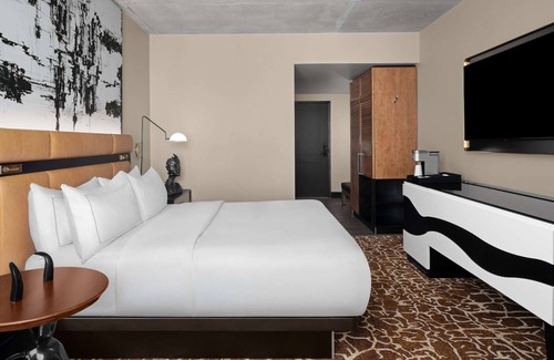 Music Row Hotel | Intimate and Eclectic Escape In The Heart of Nashville | King Bed. Rooftop Pool