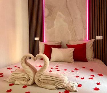 Les Baumettes Apartment | Intimate Escape - Seaside - Spa Bath - WIFI - AC