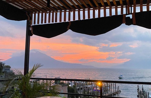 Panajachel Cabin | Intimate Lake-Side Cabins- 2 min from clubs, Private Beach