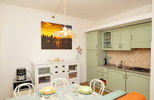 Trinita d'Agultu e Vignola Apartment | Intimate sea-view apartment on the cliff with veranda next to Li Cossi