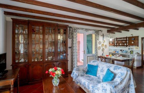 Cason della Guardia Apartment | Into the Green! Imperia Appt with Parking & Pool