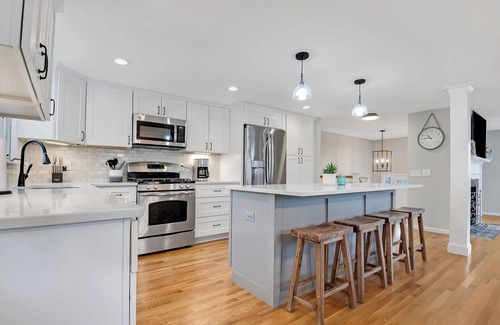 Dennis Port House | "Into the Mystic" Beautifully Renovated 6 bedroom home steps to the beach