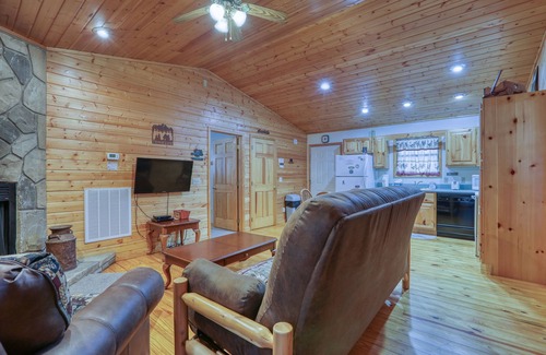 Cosby House | Into the Wild - 2 Bedrooms, 3 Baths, Sleeps 6 Home by RedAwning