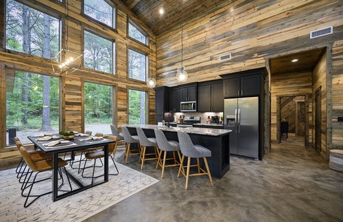 Pickens Cabin | 🌲 Into The Woods Cabin 🌲/Modern Family Cabin/Arcade, Hot Tub, Playset