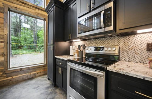 Pickens Cabin | 🌲 Into The Woods Cabin 🌲/Modern Family Cabin/Arcade, Hot Tub, Playset