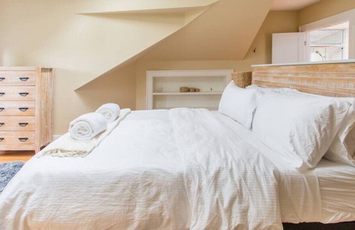 Poncey-Highland House | Intown Dream with Backyard