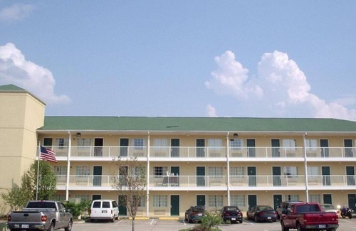 Hattiesburg Hotel | InTown Suites Extended Stay Hattiesburg