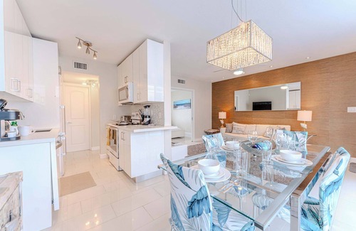 Pompano Beach Condo | Intracoastal Retreat, Heated Pool, Walk to Beach