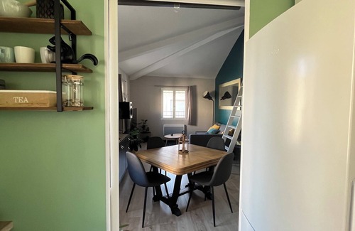 Aigues-Mortes Medieval City Apartment | Intramural charm, P2 of 50m² + free parking