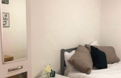 Southampton City Centre Apartment | Inviting 1-Bed Studio in Southampton