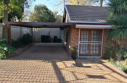 Kempton Park House | Inviting 3-Bed House in Kempton Park