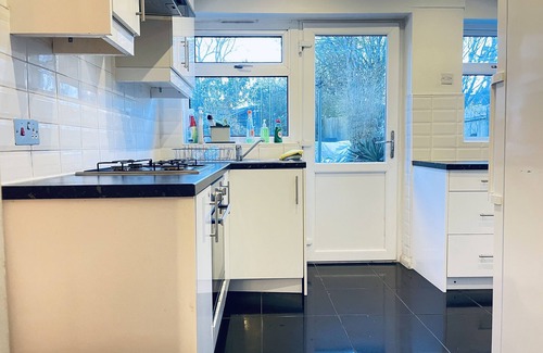 Erdington House | Inviting 3 -bed House in Birmingham
