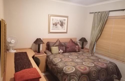 Kempton Park House | Inviting 3-Bed House in Kempton Park