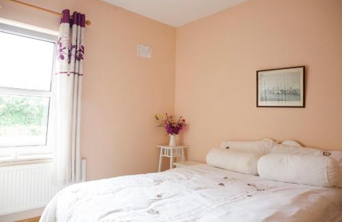 Scramoge House | Inviting 4-Bed House in Strokestown