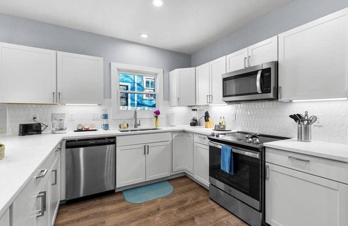 Near East Side House | Inviting 4BR/2.5BA Downtown Home with Ample Space!