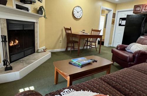 Francestown House | Inviting Condo w Fire Place & Hot Tub